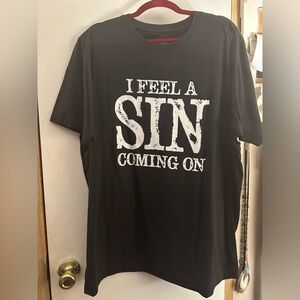 Women’s 2x graphic tee